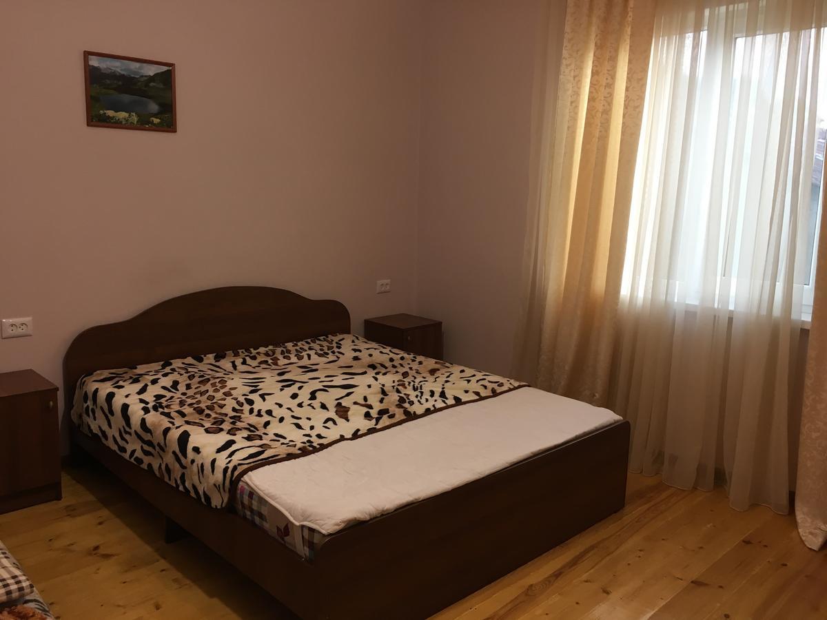 Guest House On Shakirbay 11 Sukhumi Bagian luar foto